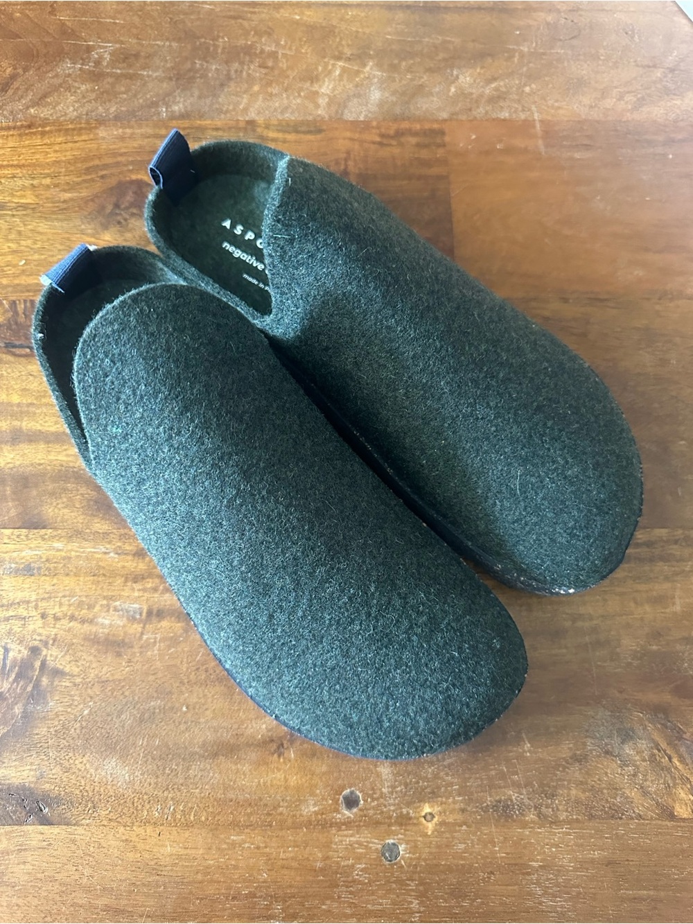 Asportuguesas green felt slip on clog slipper house shoes size 40 NEW